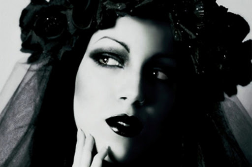 Yalangoch uysiz ayolning surati Keksa ayollar erkaklarni erkalaydilar