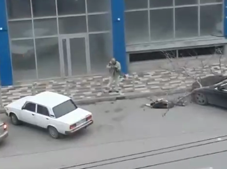 Россиянин устроил стрельбу на улице после того, как проиграл жене в суде