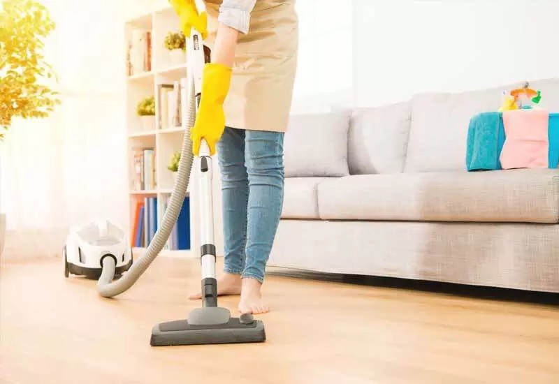 Учёные: уборка по дому может спасти от инсульта
