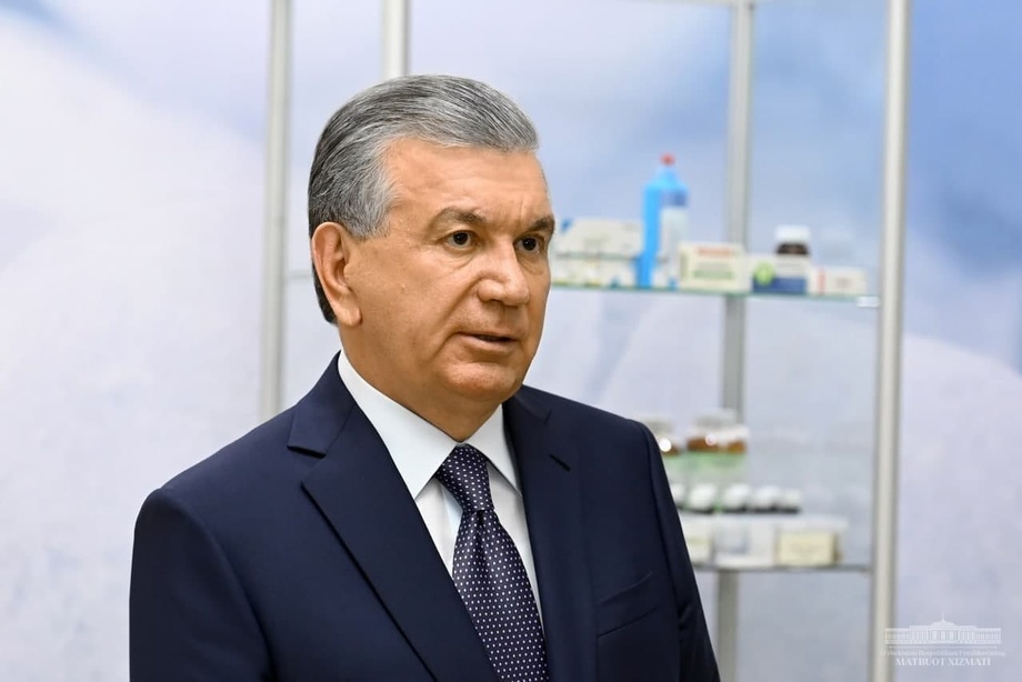 Shavkat Mirziyoyev: «Hozirgacha katta xarajatlar evaziga chetdan dori-darmon olib kelinyapti»