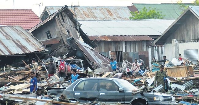 Индонезиядаги цунами қурбонлари сони 1203 кишига етди