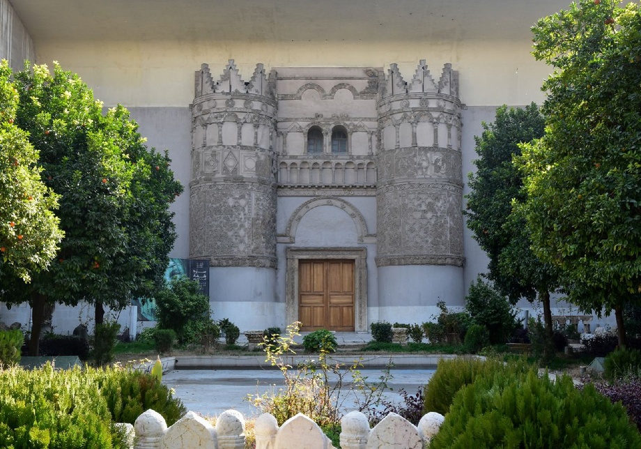 Яна бир музейдан нодир экспонатлар ўғирланди