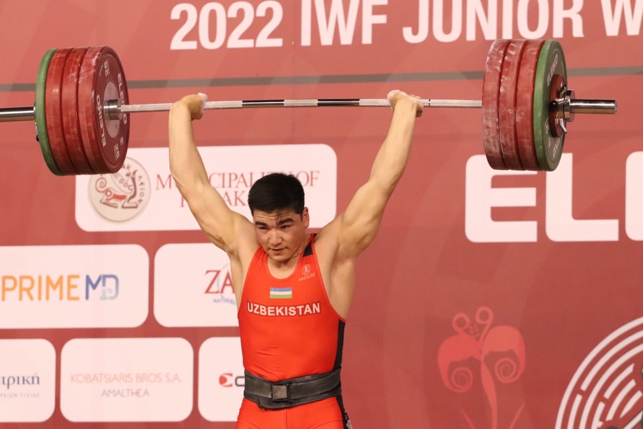 Шарофиддин Амриддинов завоевал золото на чемпионате мира по тяжелой атлетике в Греции