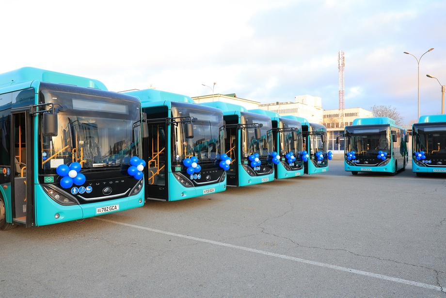 Бухоро аҳолиси учун Хитойдан яна 25 та автобус харид қилинди (фото)