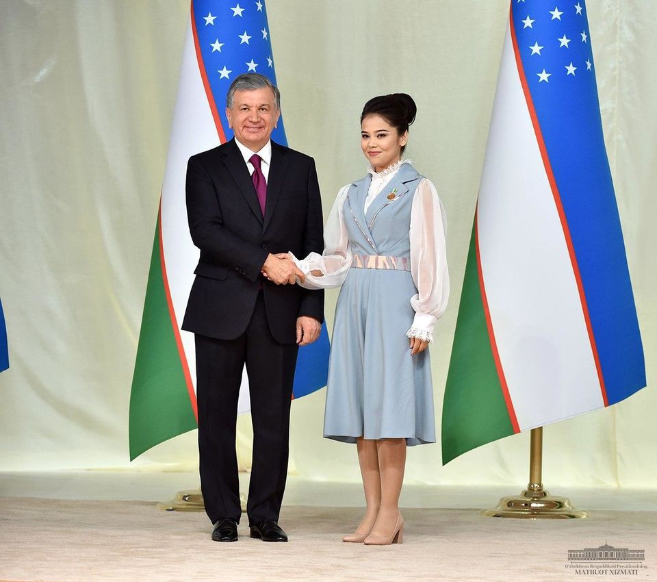 Yotoqxonada yosh rus qiz bilan jinsiy aloqa video Porno komikslar qul jinsiy aloqa