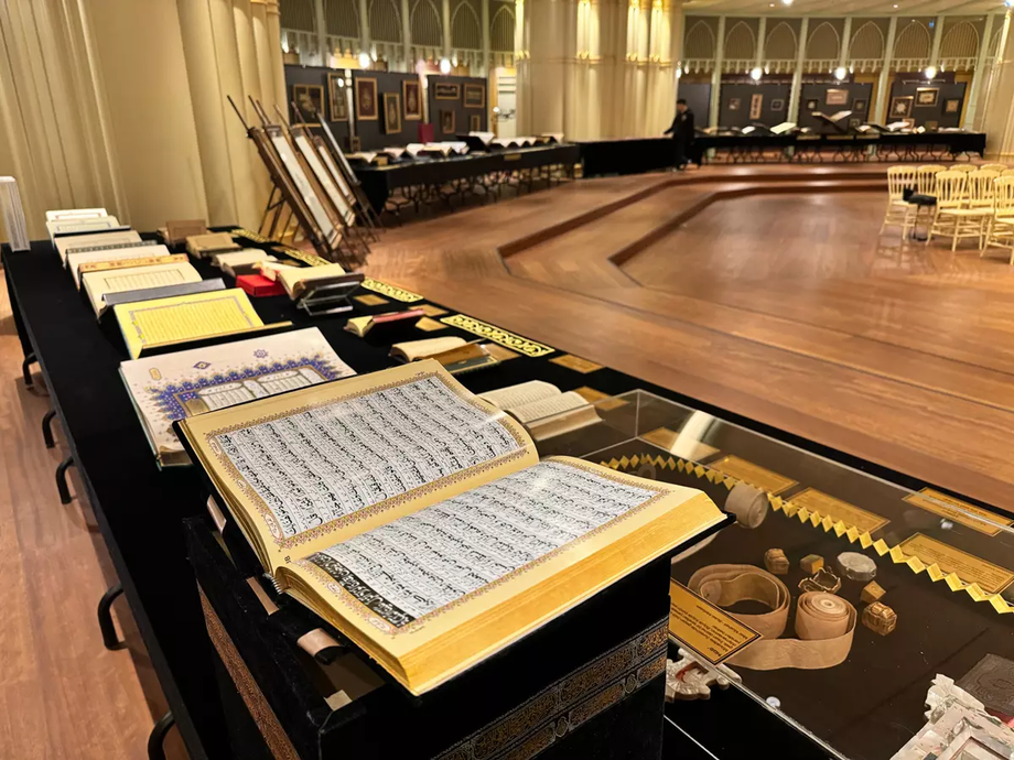 Истанбул: 44 мамлакатдан жамланган 114 та Қуръони карим мусҳафи намойиш этиляпти