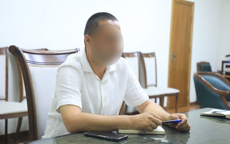 Surxondaryoda hokim o‘rinbosari firibgarlik va pora berishga uringanlikda ayblanib qamaldi