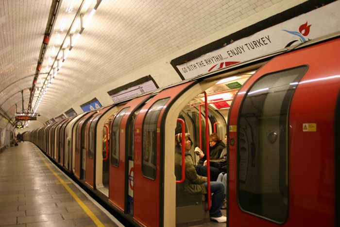 Экологи добились отключения Wi-Fi в лондонском метро
