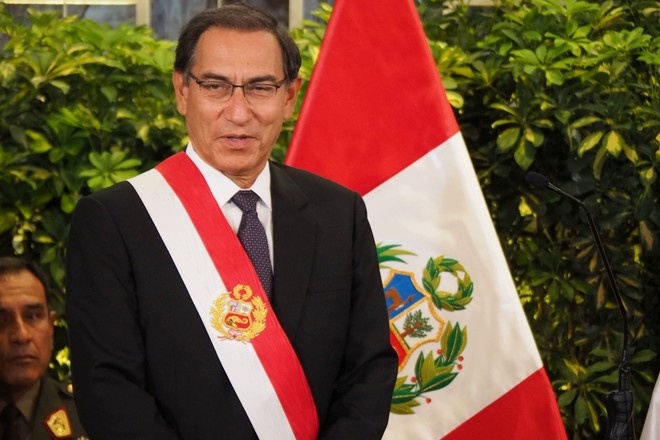 Парламент Перу отказался отправить в отставку президента Вискарру