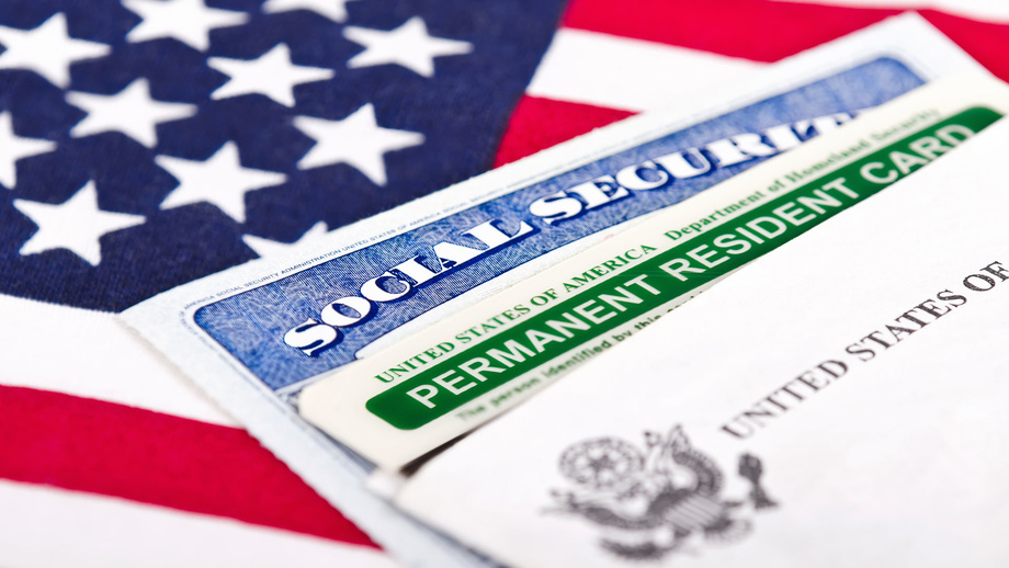 АҚШ грин-карта ўйнаш дастурини тўхтатганини эълон қилди