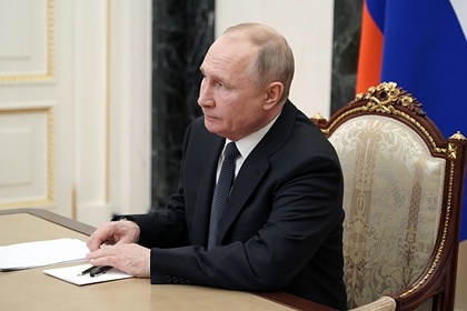 Путин отказался от изоляции после заражения своего помощника коронавирусом