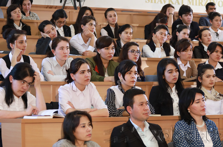 Ogli uxlab yotgan onasi bilan jinsiy aloqada bolgan.