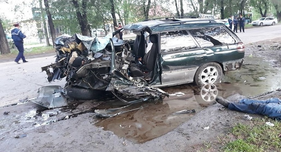 Два человека погибли, двое серьезно пострадали в ДТП в Алматы