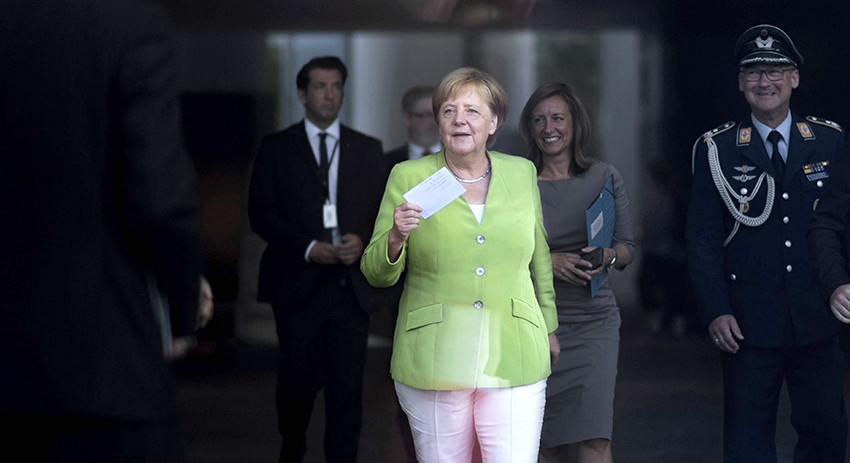 Меркель поздравила нового премьер-министра Пакистана (фото)