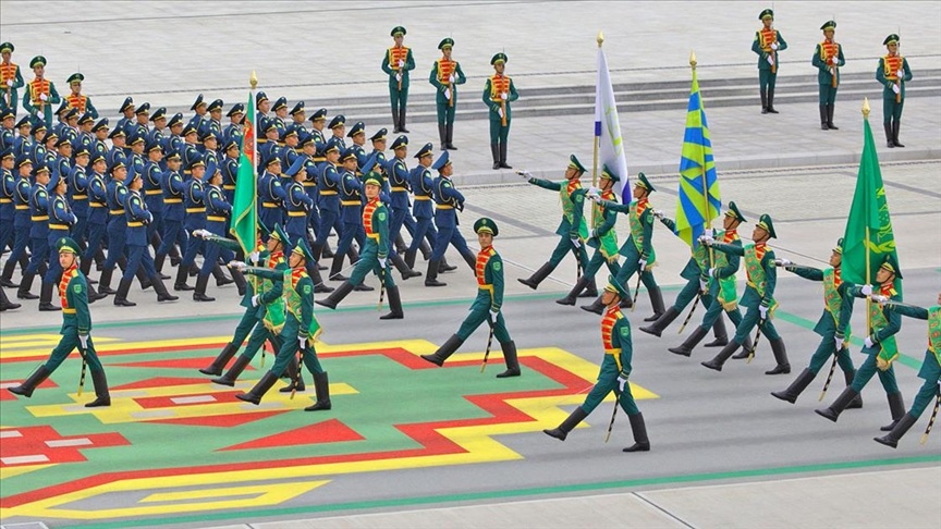 В Туркменистане прошел парад в честь 31-ой годовщины независимости