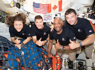 «Артемида-2» экипажи: мутахассислар: Кристина Кох ва Жереми Хансен, учувчи Виктор Гловер ҳамда бошқарувчи Рид Уайзман