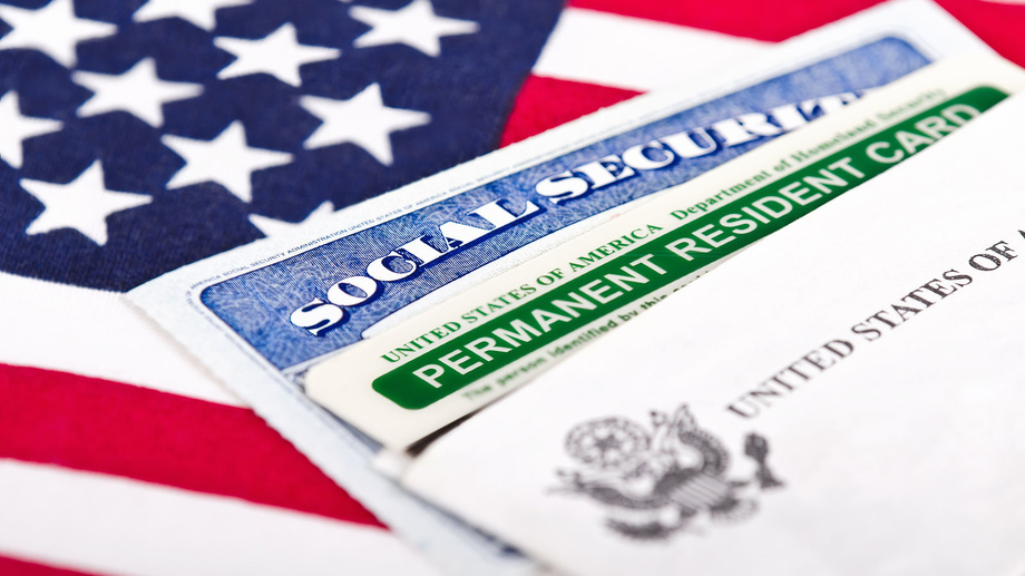АҚШ элчихонаси Green Card ютганлар учун нохуш хабар эълон қилди