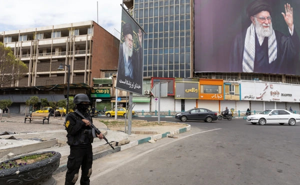 FT: Isroil razvedkasi Xomanaiyni Tehrondagi yo‘l kameralari orqali kuzatgan