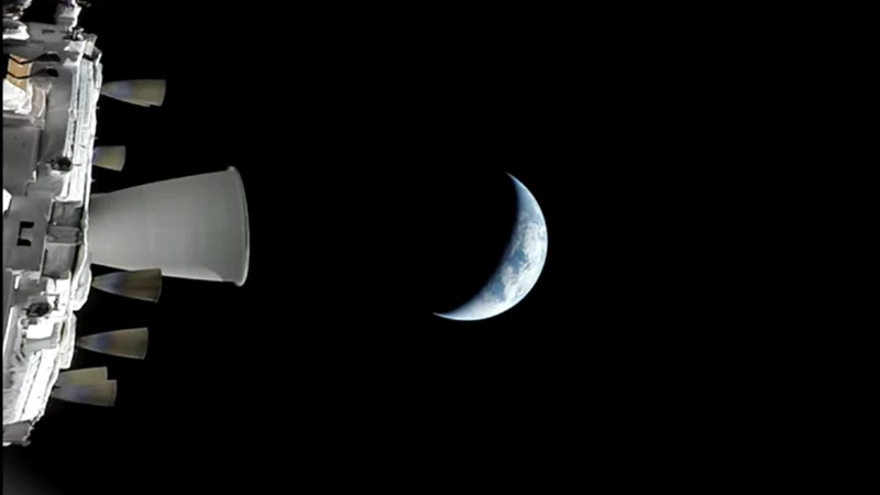 «Артемида-2»: «Орион» Ер орбитасидан чиқиб, Ойга йўл олди