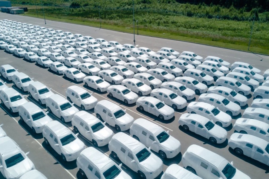 В Подмосковье обнаружили сотни новых бесхозных Mercedes