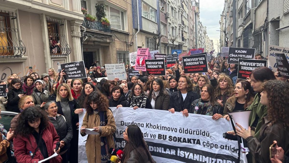 В Турции тысячи женщин вышли на митинг после зверского убийства гражданки Узбекистана