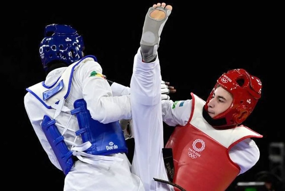 Улугбек Рашитов победил трехкратного чемпиона мира и вышел в четвертьфинал Олимпийских игр