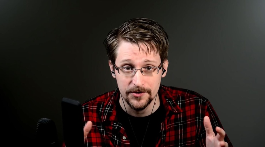 Сноуденга Россия паспорти берилди