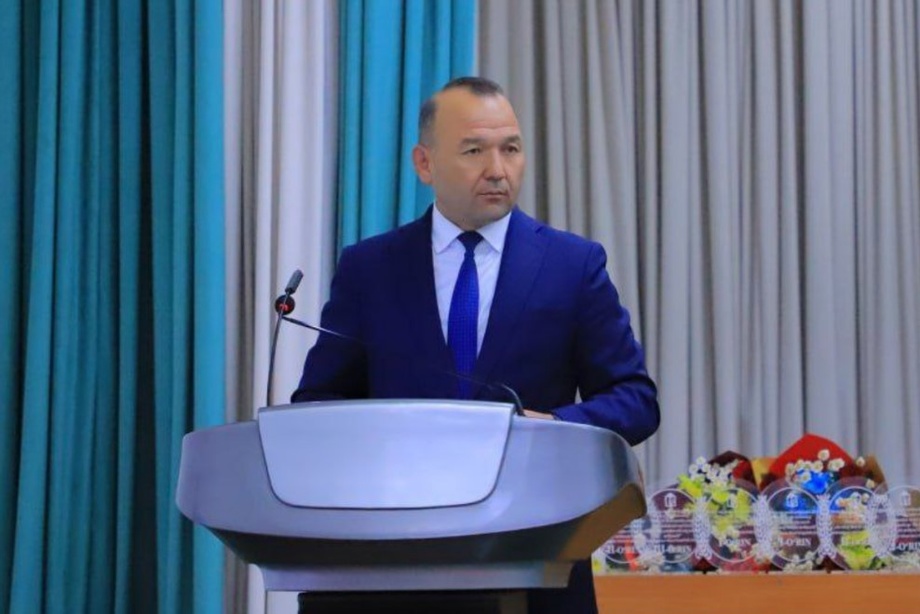 Iqtidorli o‘quvchilar o‘rniga o‘g‘li va jiyanini xorijga yuborgan amaldor ishdan olindi