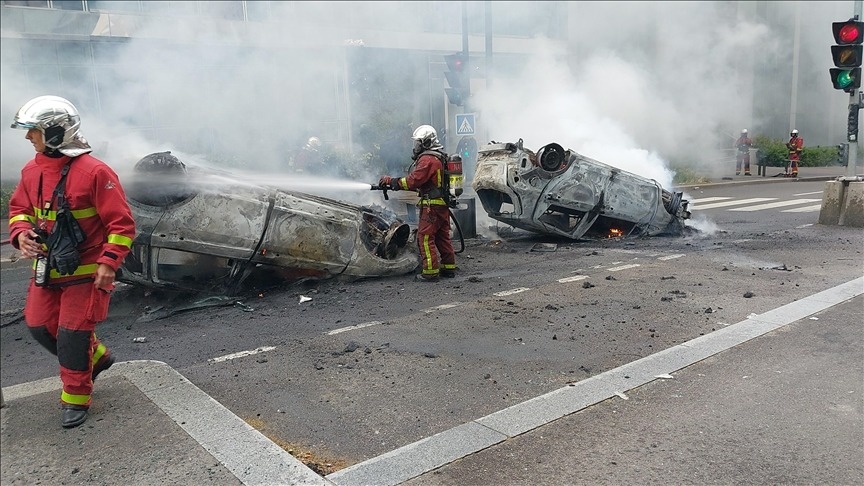 Во Франции нарастают протесты из-за убийства полицейскими подростка