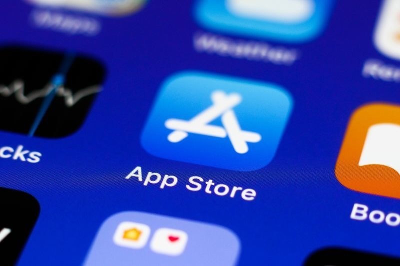 Владельцы iPhone смогут не читать отзывы: App Store предоставит обобщение