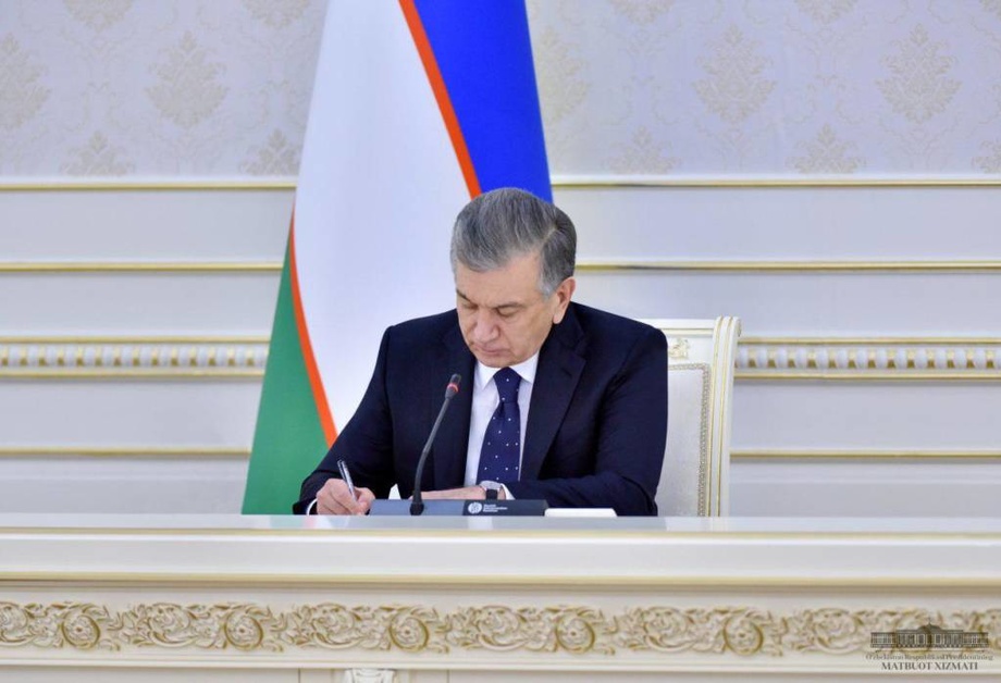 Президент Шавкат Мирзиёев янги қонунга имзо чекди