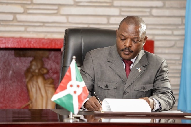 Бурунди президенти Пьер Нкурунзиза вафот этди