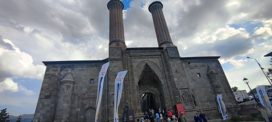 Chifte Minareli – Turkiyadagi ilk astronomiya maktabi yaratilgan madrasa