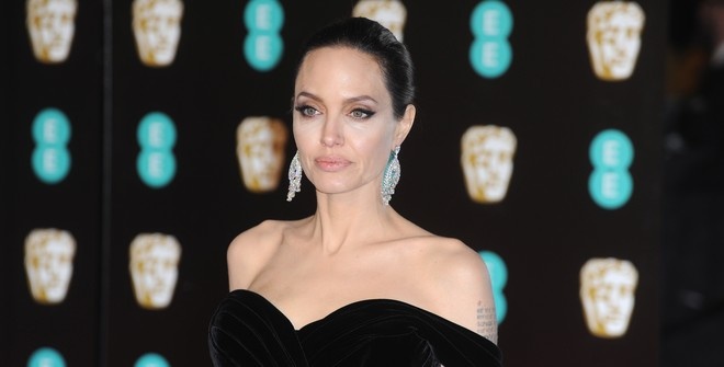 Появились первые кадры со съёмок фильма «Вечные» с Анджелиной Джоли