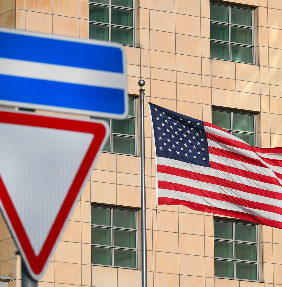 Чиновники США поспорили из-за отмены патентов на вакцину