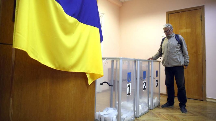 Оқ уй Украинадан 15 майгача сайлов ўтказишни талаб қиляпти – FT