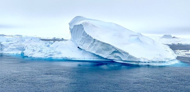 В Антарктиде откалывается айсберг размером с два Нью-Йорка (фото)