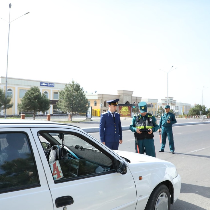 Завод изготовил сверх плана 160 автомобилей 3 4 этих автомобилей отправили строителям гидростанции а