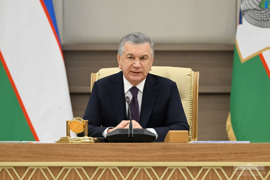 Shavkat Mirziyoyev qishloq xo‘jaligi va suv masalasida yig‘ilish o‘tkazmoqda