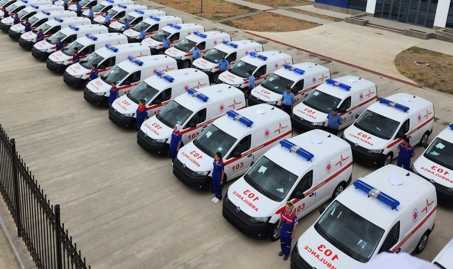 Службы скорой помощи трех регионов получили 30 машин Volkswagen Caddy