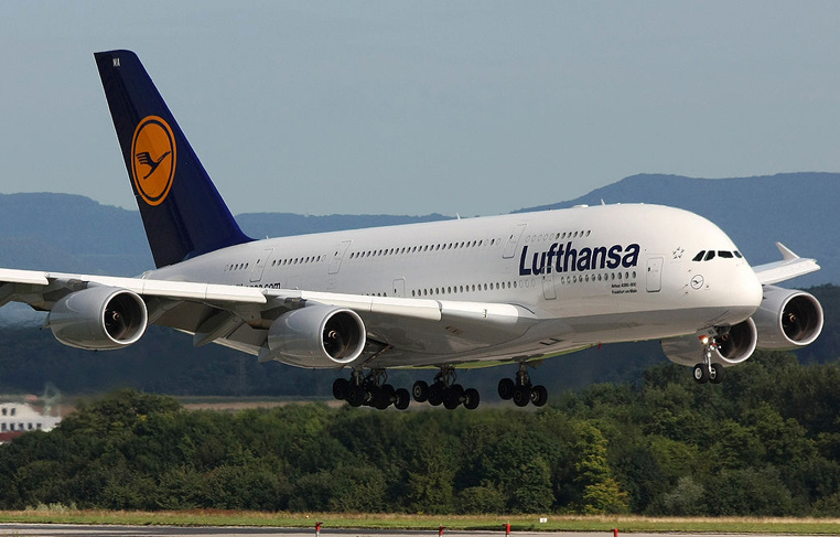 Иш ташлаш оқибатида «Lufthansa» авиапарвозлар сонини тенг ярмига қисқартирди
