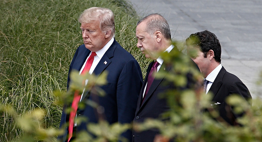 Трамп пригрозил Турции большими санкциями