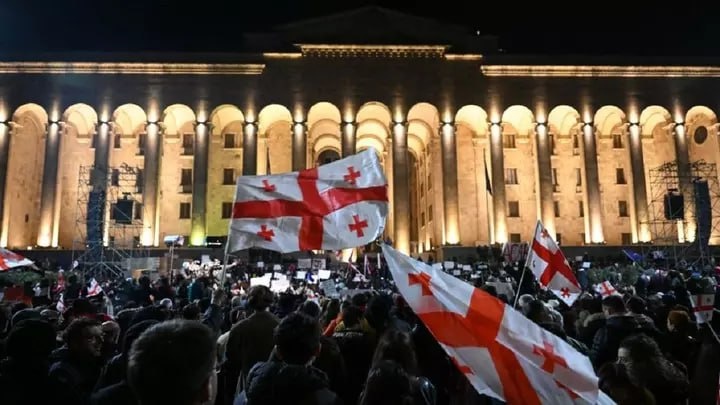 Gruziyada parlament mojaroli loyihani ma’qulladi