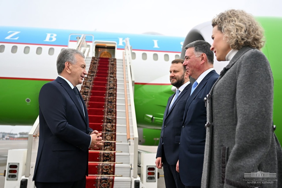 Shavkat Mirziyoyev Moskvaga yetib bordi