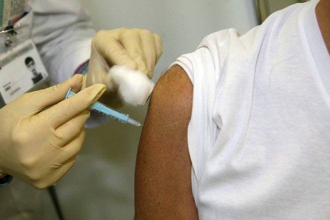 В Швейцарии рассказали о побочных эффектах после вакцинации от COVID-19