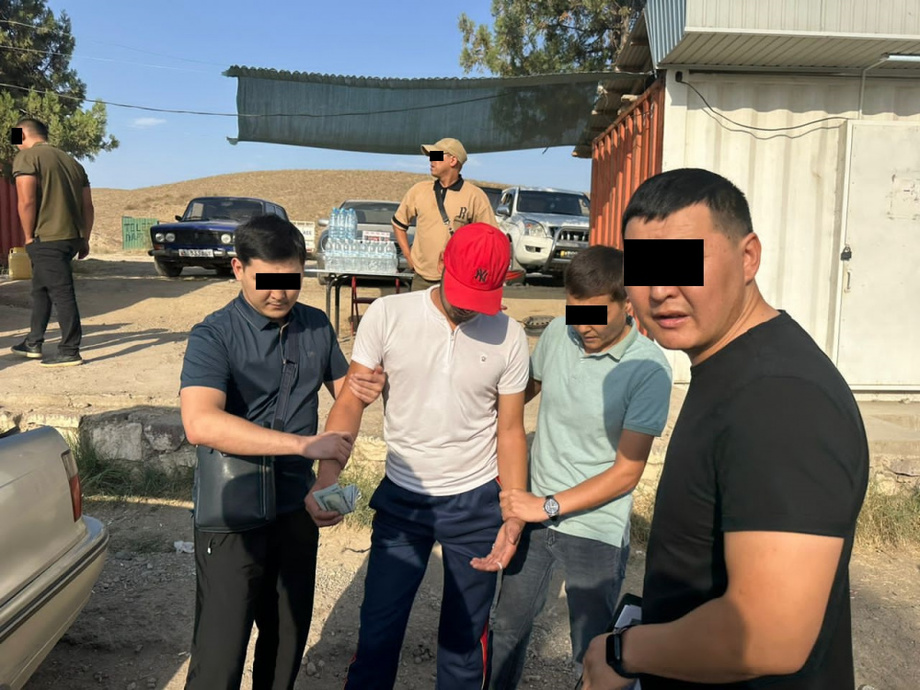 O‘zbekistonlikning qoramollarini o‘zlashtirib olgan qirg‘izistonlik mansabdor qamoqqa olindi
