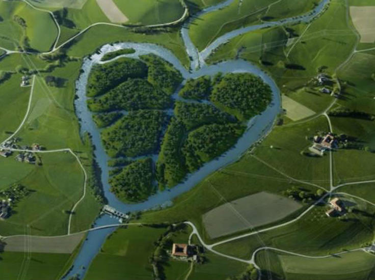 Selena Gomez butunlay yalangoch va Justin Bieber jinsiy aloqa