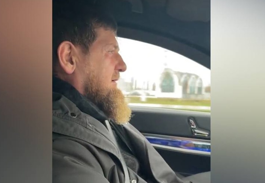 Рамзан Қодиров ўзи ҳақидаги миш-мишлар фонида жонли эфирга чиқди