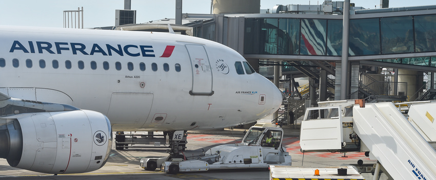 В аэропорту Парижа столкнулись два самолёта