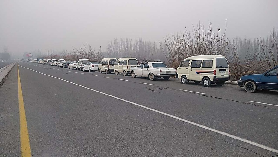 «Metanga ketib»: O‘zbekiston bo‘ylab «zapravka»larda turnaqator navbatlar hosil bo‘lmoqda (foto)